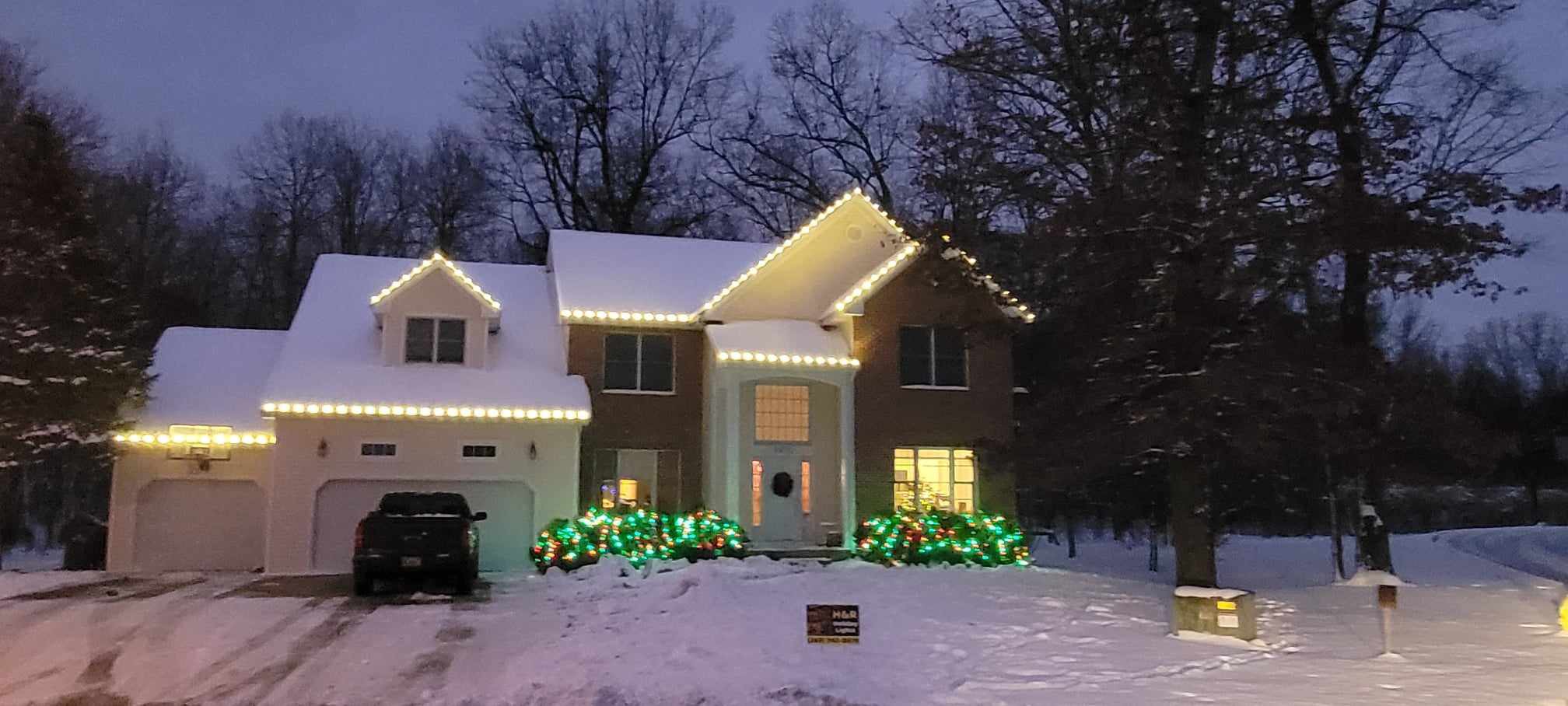 Residential holiday lighting