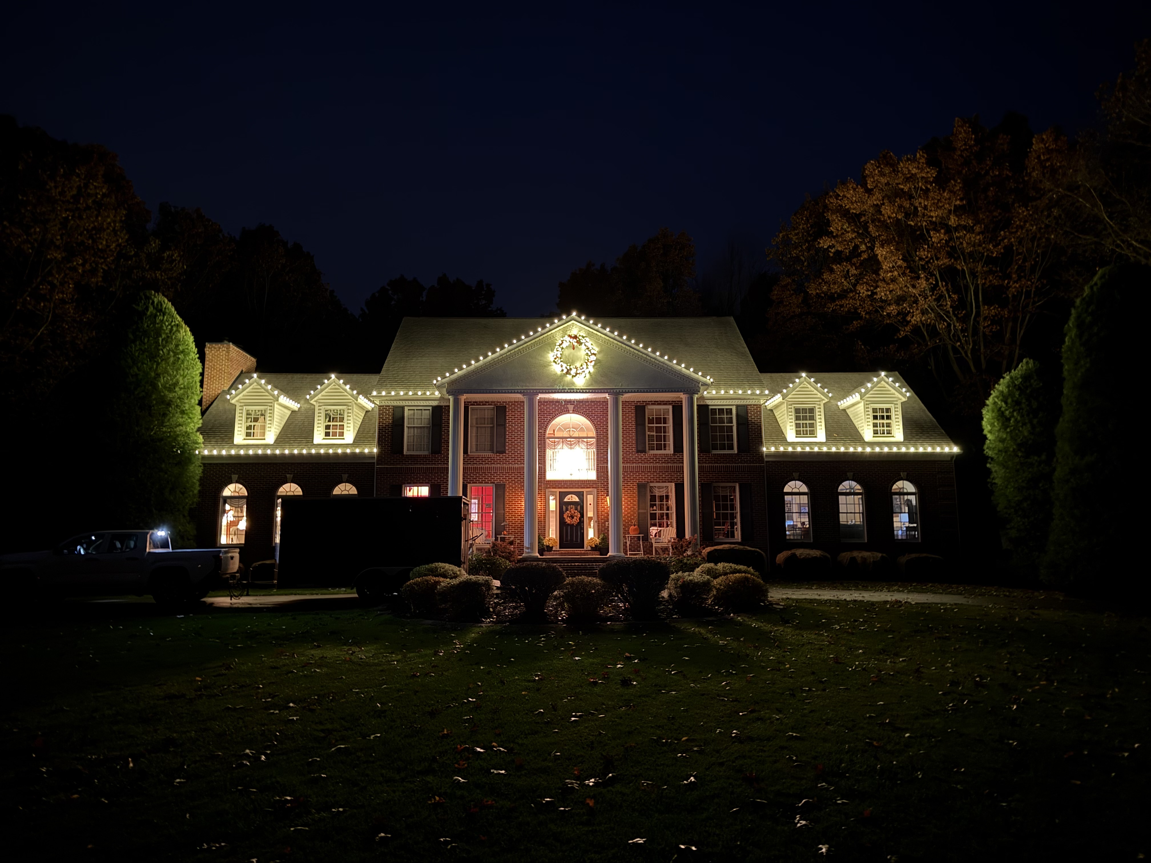 Residential holiday lighting